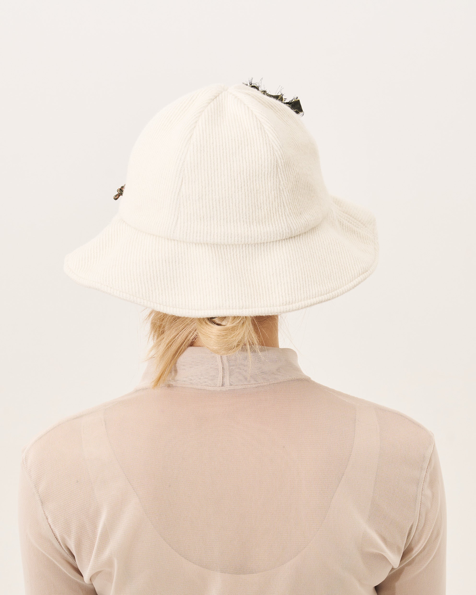 Gauss flower Hat / White