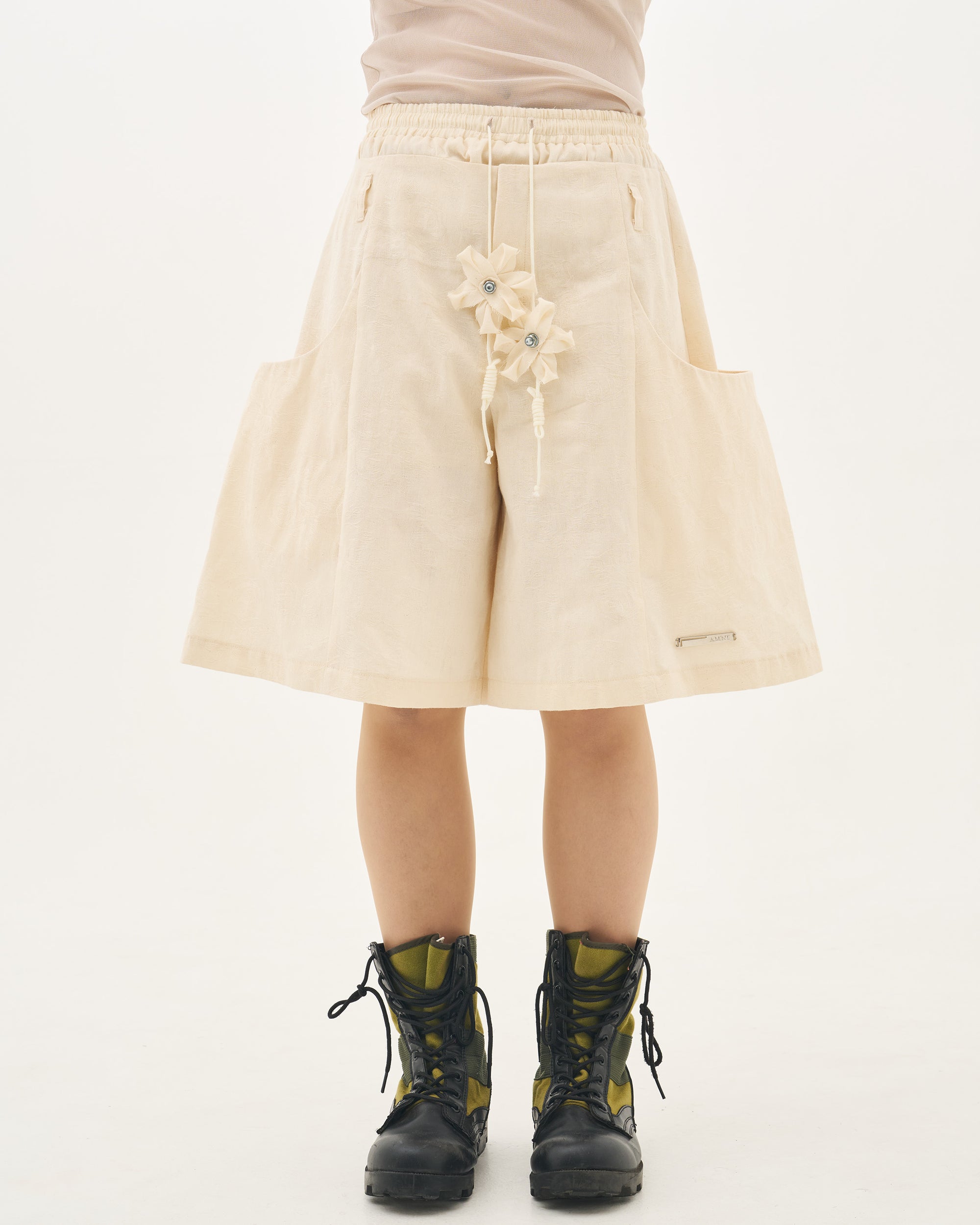 Gauss flower half pants/Off white