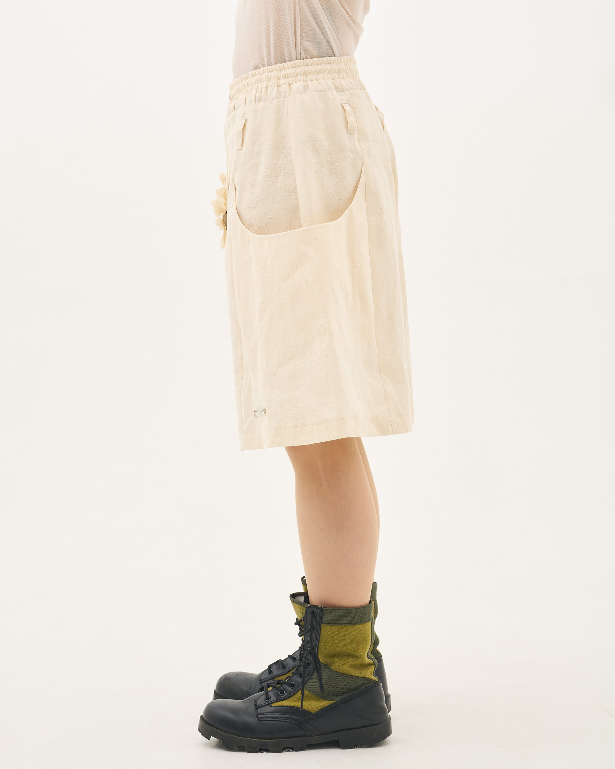 Gauss flower half pants/Off white